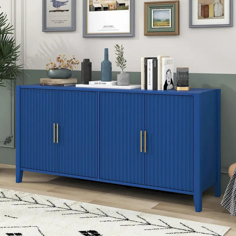 Dekorativer Aufbewahrungsschrank als Sideboard aus Holz mit Metallgriffen