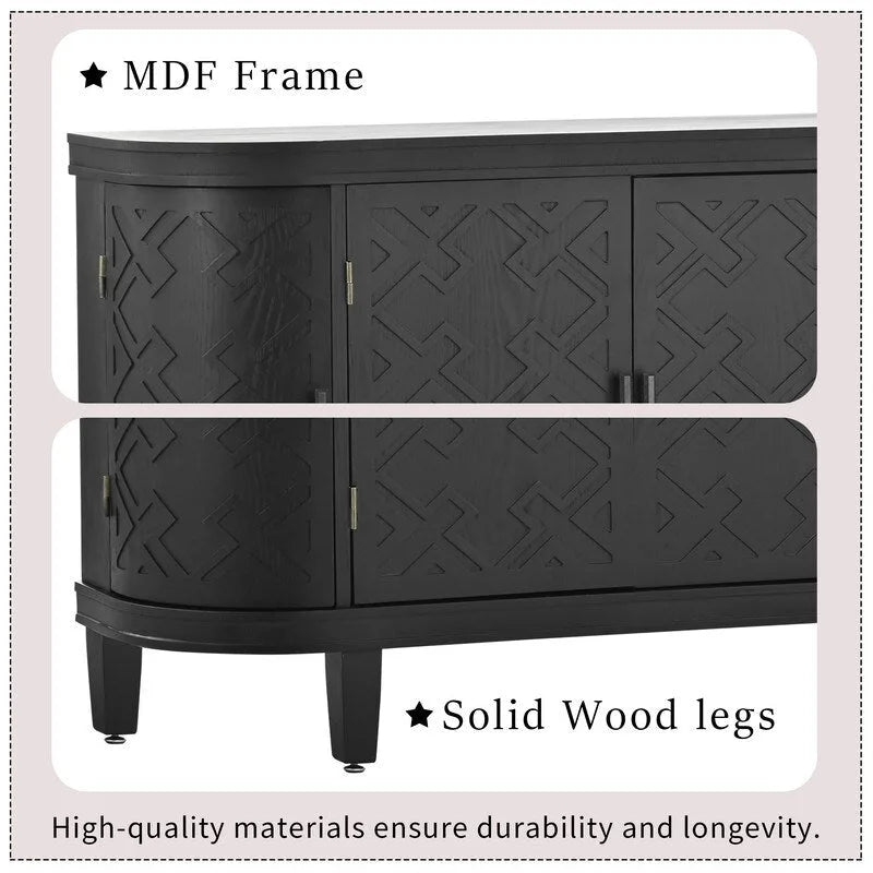 Armoire en bois avec portes à motifs antiques
