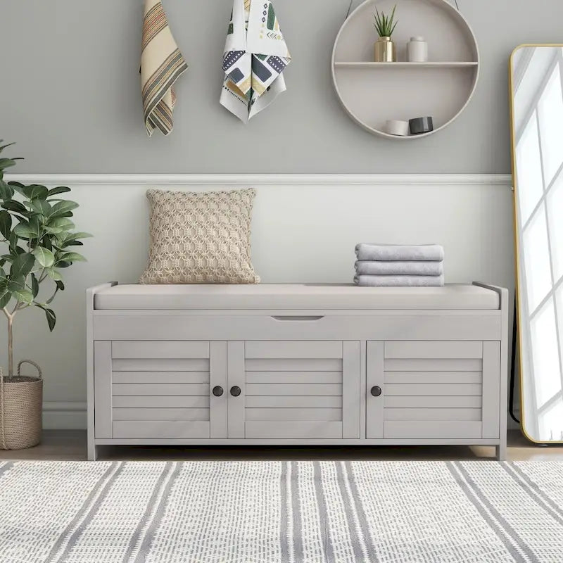 Banc de rangement à 3 portes façon persienne, banc à chaussures avec coussin amovible et espace de rangement dissimulé