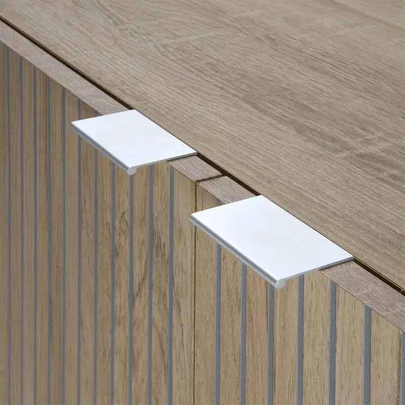Brauner Schrank mit 2 Türen